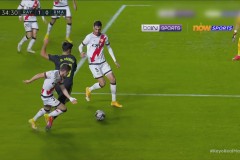 皇马姆巴佩双响逆转莱万特，巴萨加维受伤巴萨球员担忧